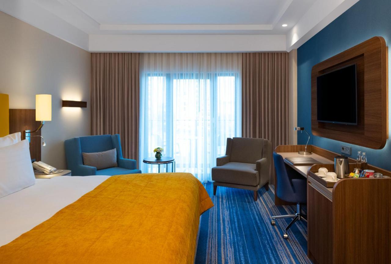 Moevenpick Hotel Istanbul Asia Airport Exterior foto A room at the Holiday Inn Express in London
