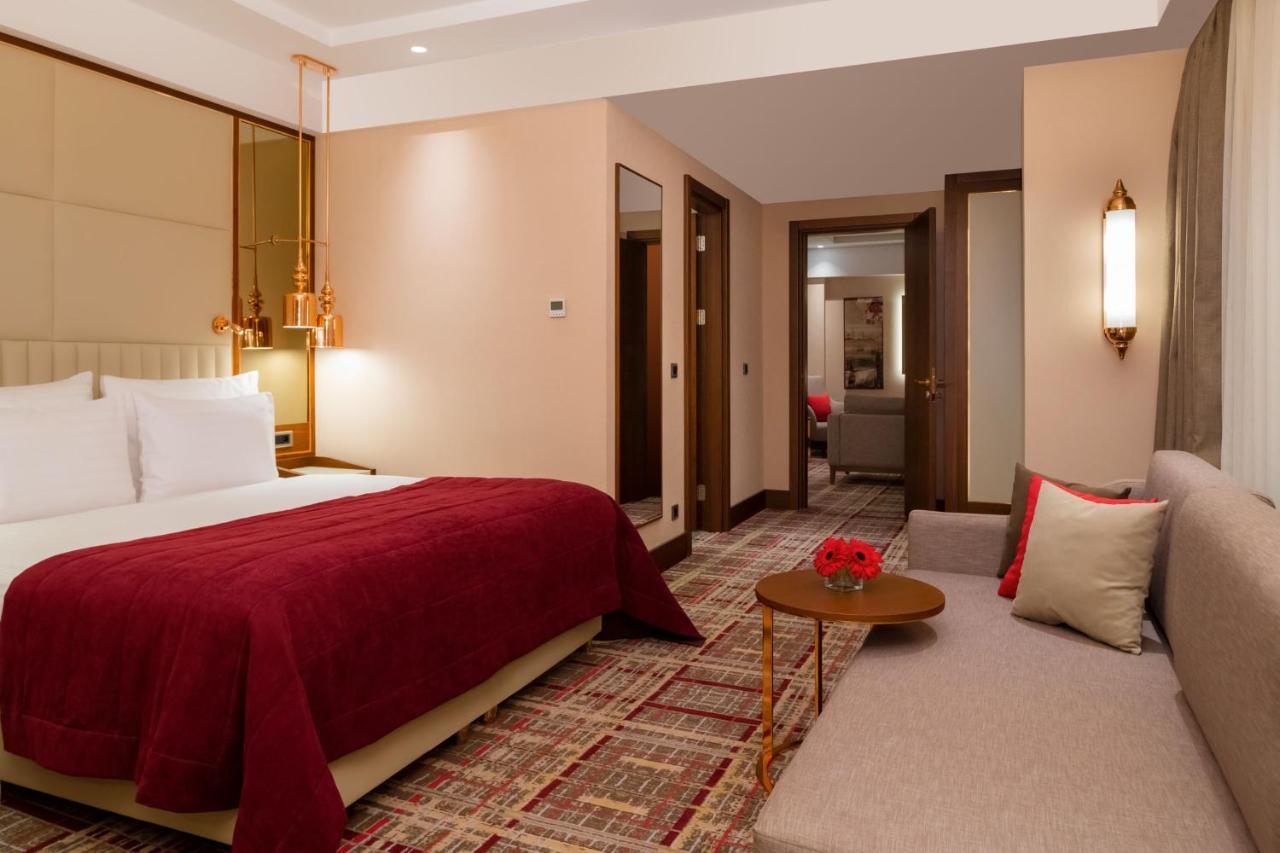 Moevenpick Hotel Istanbul Asia Airport Exterior foto A room at the Taj Mahal Palace