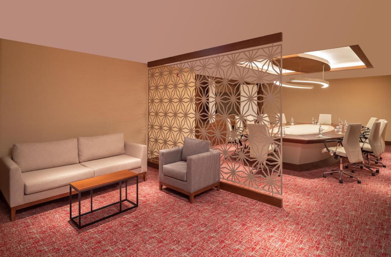 Moevenpick Hotel Istanbul Asia Airport Exterior foto A suite at the airport